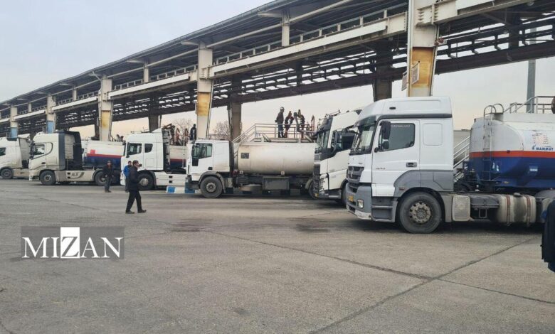 خدمت‌رسانی ۱۶ هزار سوخت‌رسان جاده‌ای؛ زنجیره ۱۷۶ کیلومتری