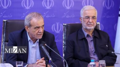 پزشکیان: استمرار وضعیت فعلی و نگهداری حجم بالای کانتینرها بدون ساماندهی در بنادر پذیرفتنی نیست