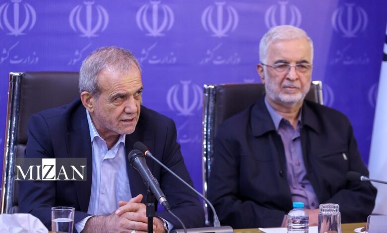 پزشکیان: استمرار وضعیت فعلی و نگهداری حجم بالای کانتینرها بدون ساماندهی در بنادر پذیرفتنی نیست