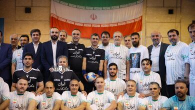 پزشکیان به افتخار کارگران پا به توپ شد