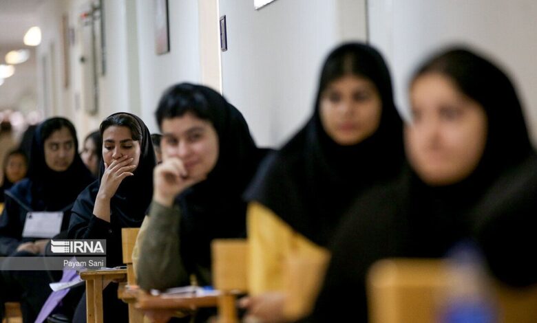 آزمون داوطلبان هنر و زبان‌های خارجی نوبت اول کنکور ۱۴۰۴ آغاز شد