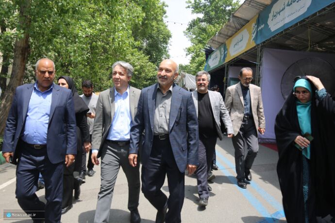 از زبان فارسی و مقام فردوسی آنگونه که باید پاسداری نکردهایم