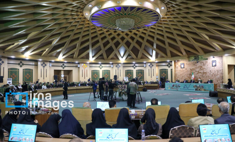 اعتراض یک دانش‌آموز به مافیای کنکور در حضور رییس‌جمهور