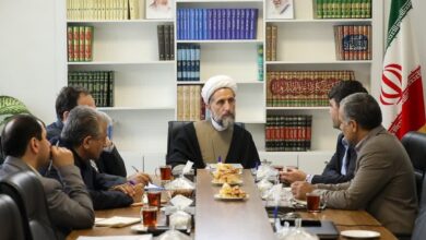 امام جمعه قزوین: تجمع متقاضیان نهضت ملی مسکن مشکلی را حل نمی‌کند