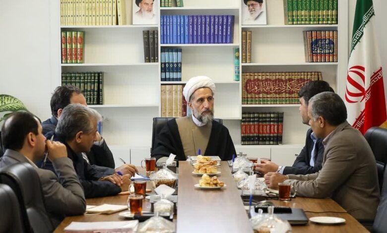 امام جمعه قزوین: تجمع متقاضیان نهضت ملی مسکن مشکلی را حل نمیکند