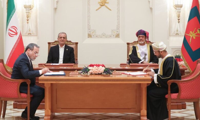 امضای ۱۸ سند همکاری میان جمهوری اسلامی ایران و سلطنت عمان