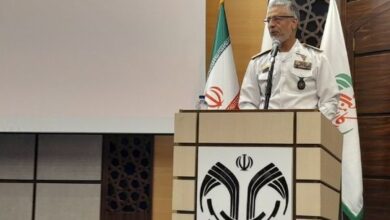 امیر دریادار سیاری:پوزه هر دشمنی را با تاسی از درس‌های «بیت المقدس»، به خاک می‌مالیم