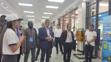 بازدید معاونان وزیر علوم از نمایشگاه دستاوردهای آموزش دیجیتال چین