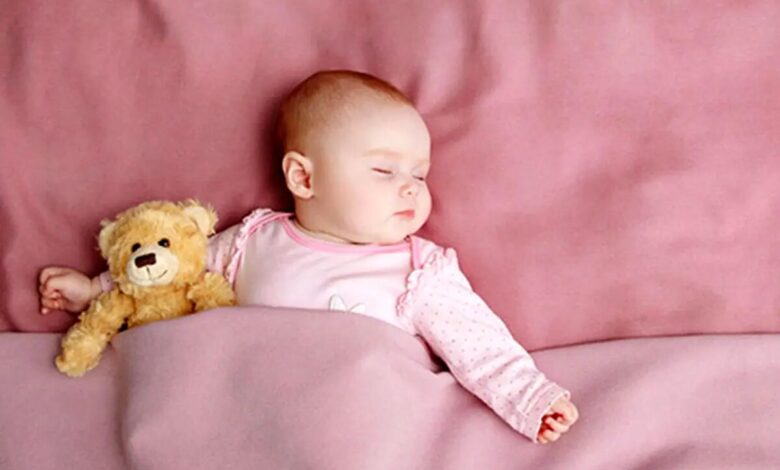 بهترین روش از شیرگرفتن نوزاد تا راه شناخت علائم کم‌خونی کودک + فیلم