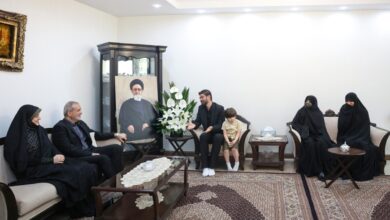 دیدار پزشکیان با خانواده امام جمعه فقید تبریز و سرتیم حفاظت شهید رئیسی