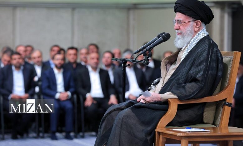 رهبر انقلاب: کارگر یکی از ستون‌های اصلی قوام و دوام جامعه و سرمایه اصلی برای تحقق شعار سال است