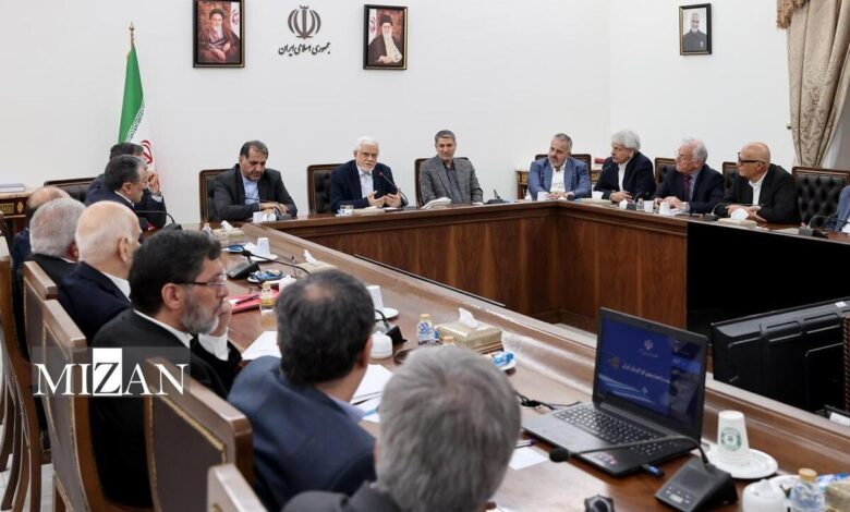 عارف: باید در نظام اداری کشور تجدیدنظر شود