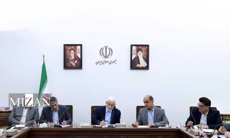 عارف: در هر جایی که سرمایه‌گذار آماده همکاری باشد، دولت حمایت کامل خواهد کرد/ تاکید بر نقش راهبردی گیلان در اتصال با اوراسیا