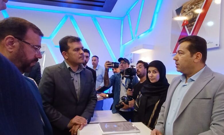 فیلم| بازدید معاون علمی رئیس‌جمهور از نمایشگاه دستاوردهای دانش‌بنیان فارس