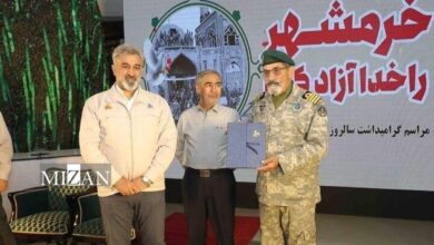 ناخدا صمدی: تکاوران زمین و خاک خونین خرمشهر را می‏‌بوسیدند