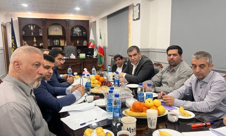 نخستین جلسه هیئت رئیسه فدراسیون بوکس برگزار شد/ تصمیم‌گیری درباره ادامه همکاری با سرمربی کوبایی در کمیته فنی