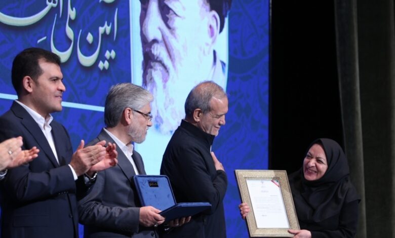 پزشکیان: تلاش کرده‌ایم عرصه حضور دانشمندان در میدان برای حل مشکلات فراهم شود
