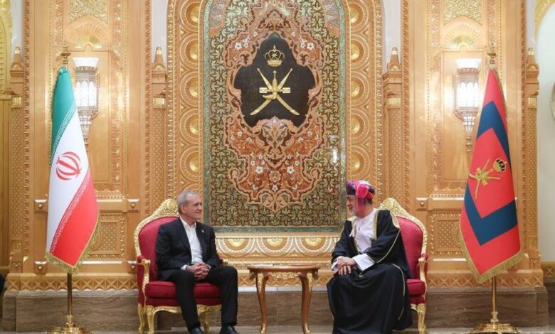 پزشکیان: قدردان نقش فعال و سازنده عمان در روند مذاکرات غیرمستقیم هستیم