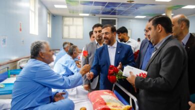 ادای احترام به سال‌های خاموش ایثار؛ دیدار استاندار فارس با جانبازان اعصاب و روان