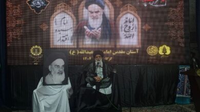 استاد حوزه علمیه: عزت امروز ایران، مدیون امام راحل است