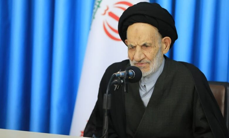 امام جمعه بیرجند: بیداری اسلامی کلید مقابله با توطئه‌های دشمنان است