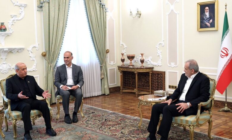 تأکید پزشکیان بر عزم جدی جمهوری اسلامی برای ایجاد هم‌افزایی کشور‌های اسلامی در حمایت از مردم فلسطین