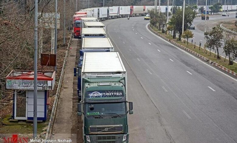 تردد جاده‌ای در بخش مسافری و تجاری در مرز ترکیه فعال است