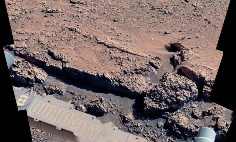 تصویر مریخ‌نورد کنجکاوی از برآمدگی‌های مرموز مریخ