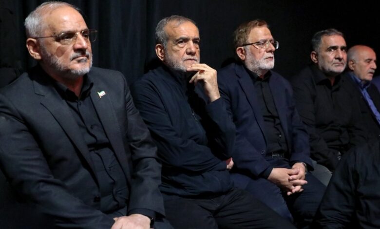 حضور پزشکیان در مراسم گرامیداشت سپهبد شهید باقری/ مردم باید با افکار و دیدگاه‌های افرادی مثل شهید باقری آشنا شوند