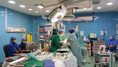 خدمت داوطلبانه و رایگان پزشکان در شرایط سخت جنگ؛ ایران سرزمین مهربانیها