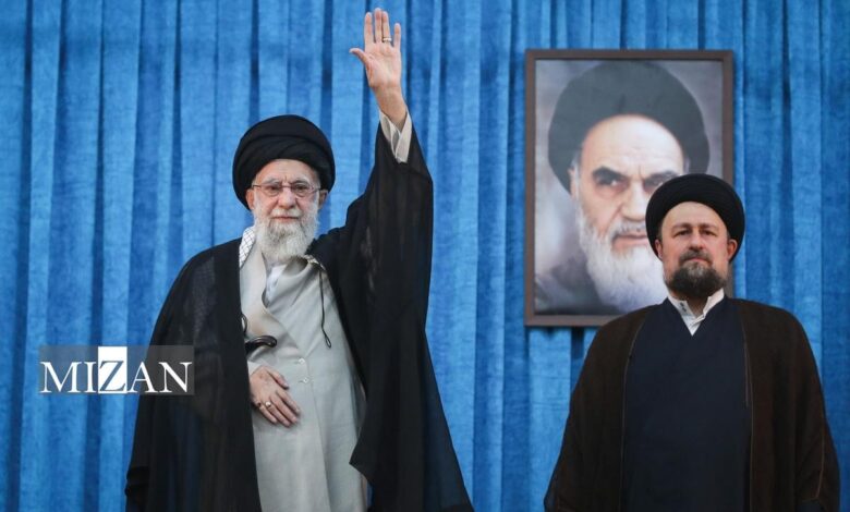 رهبر انقلاب: در قضیه هسته‌ای طرح آمریکا صد در صد ضد «ما می‌توانیم» است/ حرف اول آمریکا این است که ایران صنعت هسته‌ای نداشته باشد، پاسخ ما به یاوه‌گویی‌ آمریکا معلوم است «نمی‌توانند در این مورد هیچ غلطی بکنند»