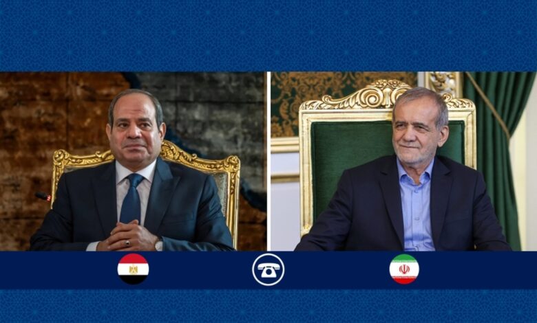 روسای جمهور ایران و مصر گفت‌وگو کردند