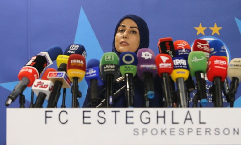 سخنگویی که خود تبدیل به حاشیه‌ای جدید شده/ استقلال روی دور باطل