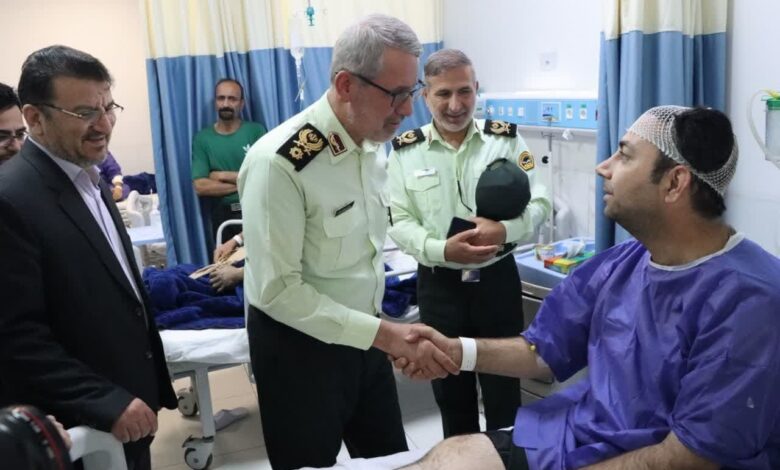 عیادت رئیس سازمان عقیدتی سیاسی و رئیس بازرسی فراجا از مجروحان تجاوز رژیم صهیونیستی