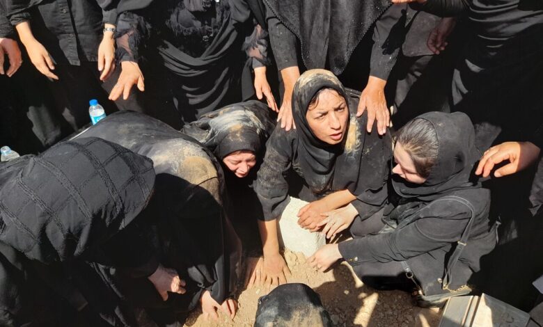 فیلم | آیین تشییع شهید حضرتی کارمند اداره بهزیستی قصرشیرین از شهدای حمله اسرائیل