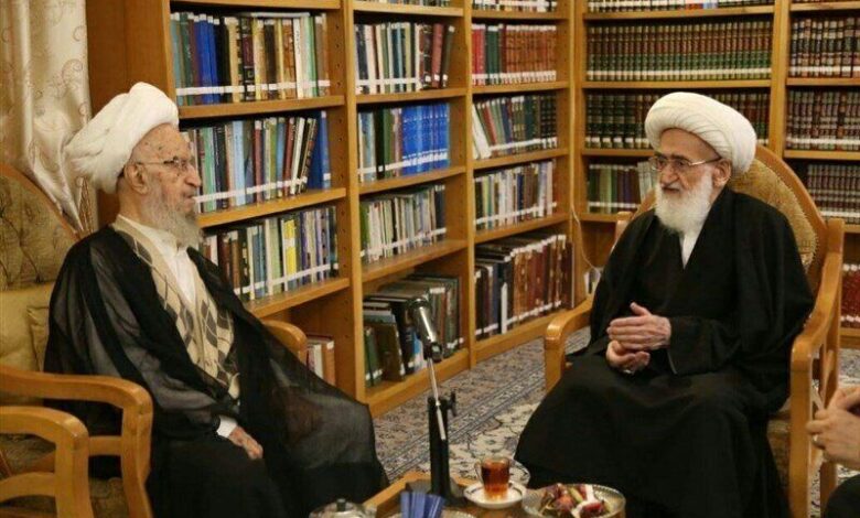 قدردانی ائمه جماعات قم از فتوای" محارب" مراجع تقلید در صیانت از حریم رهبری