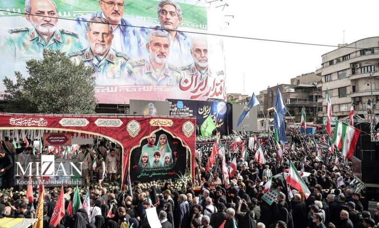 مراسم باشکوه تشییع پیکر پاک شهدای حمله تروریستی؛ نماد همبستگی ملت ایران