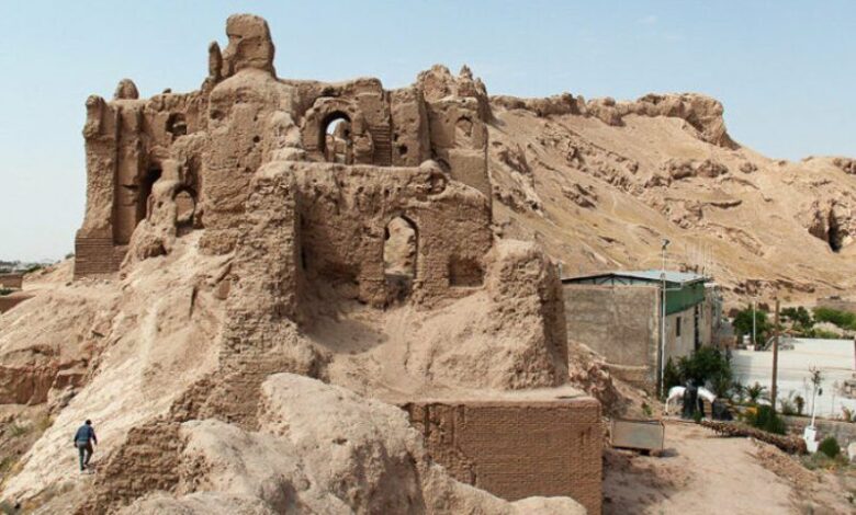 میراث‌ فرهنگی کرمان: عرصه و حریم قلعه‌های دختر و اردشیر بازنگری شده است