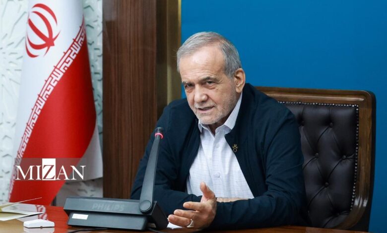 پزشکیان: تصمیمات غیرکارشناسی نتیجه حذف نخبگان از فرآیند تصمیم‌گیری است