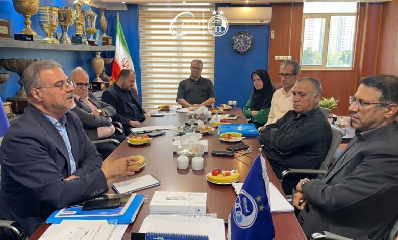 بازدید رییس هیئت مدیره گروه صنایع پتروشیمی خلیج‌فارس از باشگاه استقلال