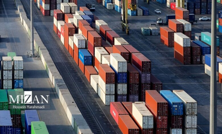 ترخیص ۱۱۸ هزار تن کالای اساسی از مناطق آزاد در کمتر از دو هفته/ رشد ۵۴ درصدی سرمایه‌گذاری خارجی