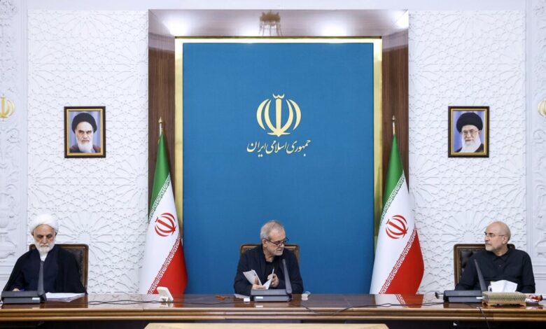 جلسه شورای عالی هماهنگی اقتصادی سران قوا؛ اتخاذ تمهیداتی برای تامین پایدار و مستمر کالاهای اساسی