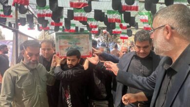 حسینی: کنار شهدا آمدیم تا بگوییم ملت ایران اتحاد دارند