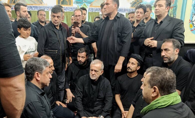 حضور رییس جمهور در مراسم شام غریبان‌ امام‌حسین (ع) اردبیل