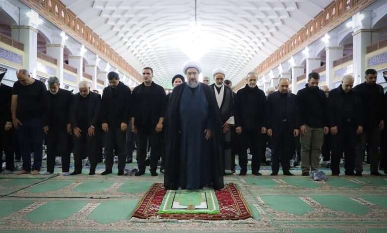 حضور پزشکیان در نماز ظهر عاشورا در مصلی امام خمینی(ره) تبریز