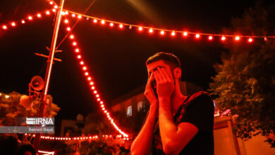 شام غریبان در گلستان؛ شب اشک و شمع در سوگ امام حسین (ع)+ فیلم