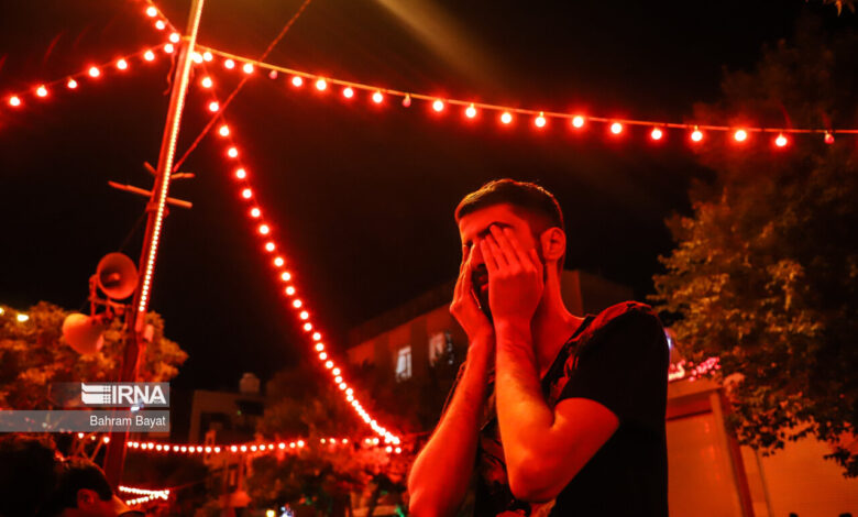 شام غریبان در گلستان؛ شب اشک و شمع در سوگ امام حسین (ع)+ فیلم