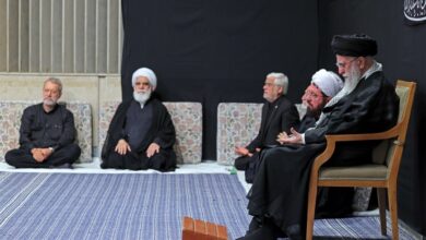 مراسم عزاداری شب عاشورای حسینی (علیه‌السلام) در حسینیه امام خمینی با حضور رهبر انقلاب