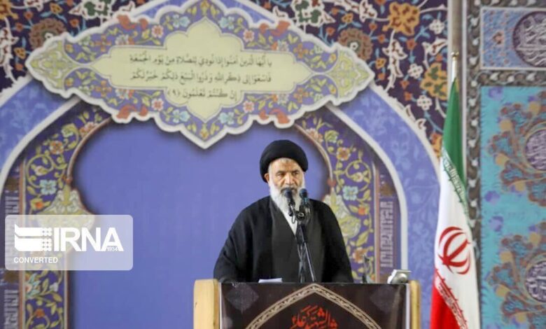 نماینده ولی فقیه در خوزستان بر لزوم حمایت از مقام معظم رهبری و وحدت ملی تاکید کرد