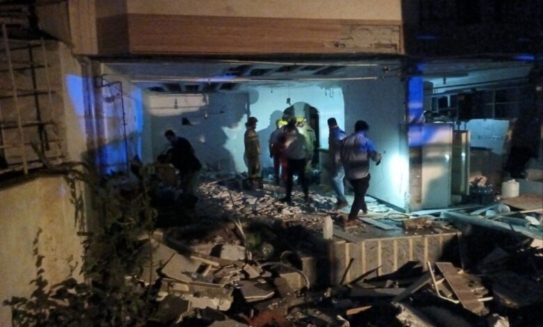 هشت نفر در انفجار یک واحد مسکونی در رضوانشهر مصدوم شدند+فیلم